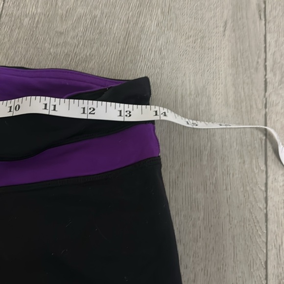 Lululemon Leggings  size 8 Black and Purple Leggings - Picture 4 of 9